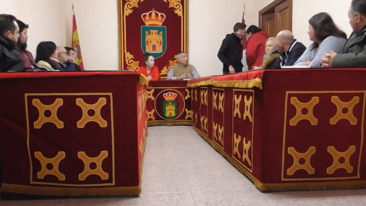 Pleno del pasado jueves en el Ayuntamiento de Pioz, presidido por el socialista Manuel López. - FACEBOOK