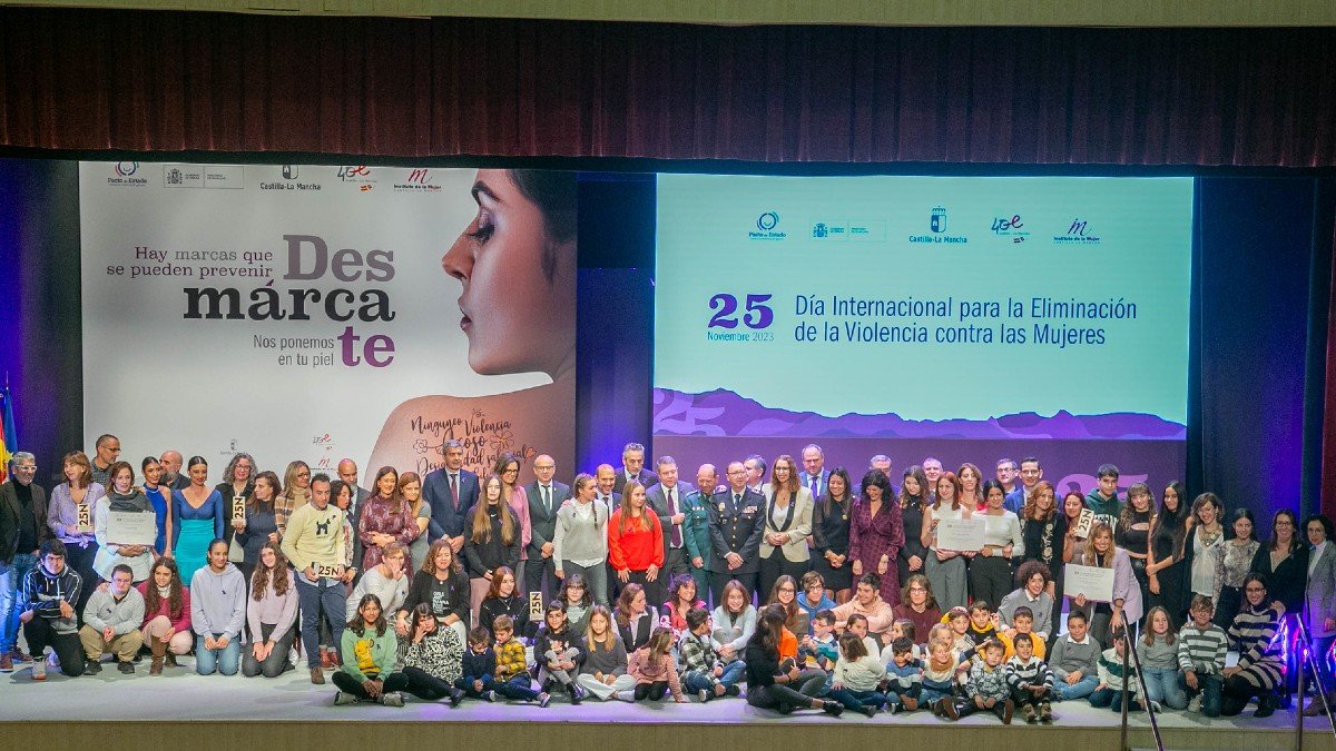 Cinco centros educativos de la región han sido reconocidos durante el acto institucional celebrado en Los Yébenes. - A. PÉREZ | JCCM