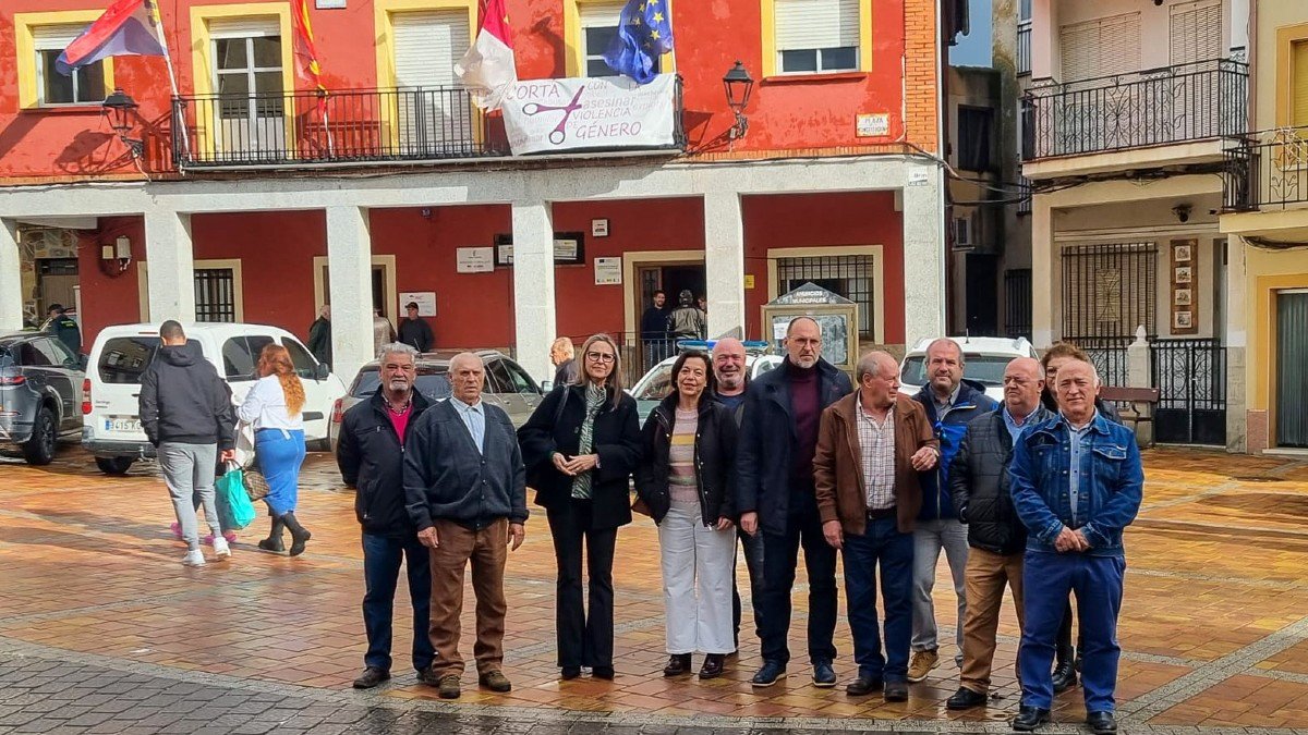 El PSOE provincial arropaba este jueves a Ángel de Bodas y su equipo tras la moción de censura. 