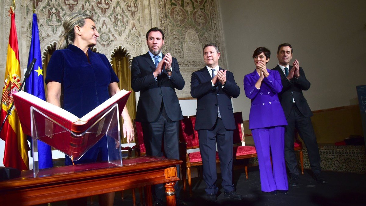 Tolón ha prometido el cargo en un acto al que han asistido los ministros Rodríguez y Puente, así como el presidente regional, García-Page. 