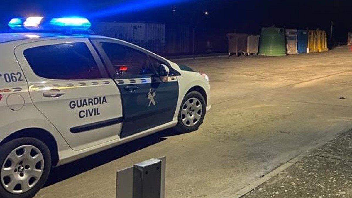 La Guardia Civil ha investigado al conductor por un delito contra la seguridad vial.