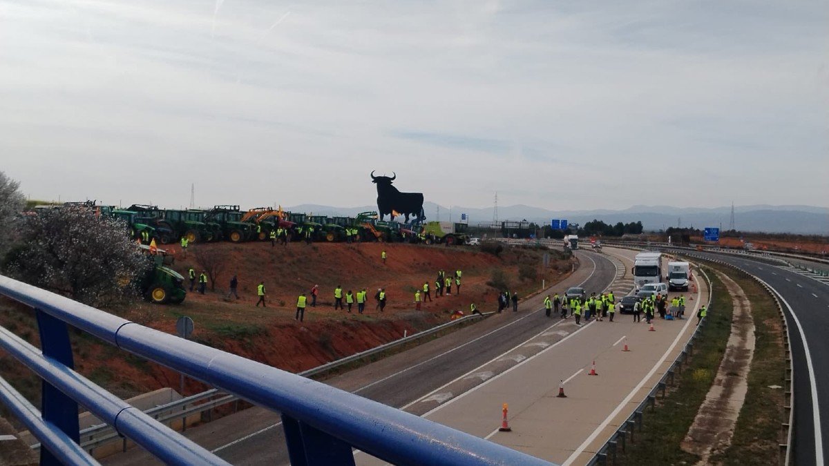 La A-4 ha quedado cortada al tráfico a la altura de Madridejos. - UPA CLM