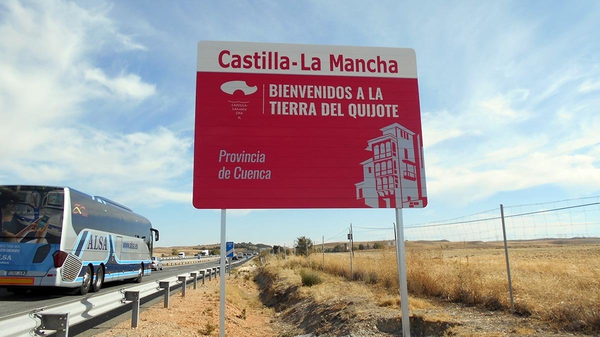 Imagen de archivo de un cartel de bienvenida a Castilla-La Mancha.