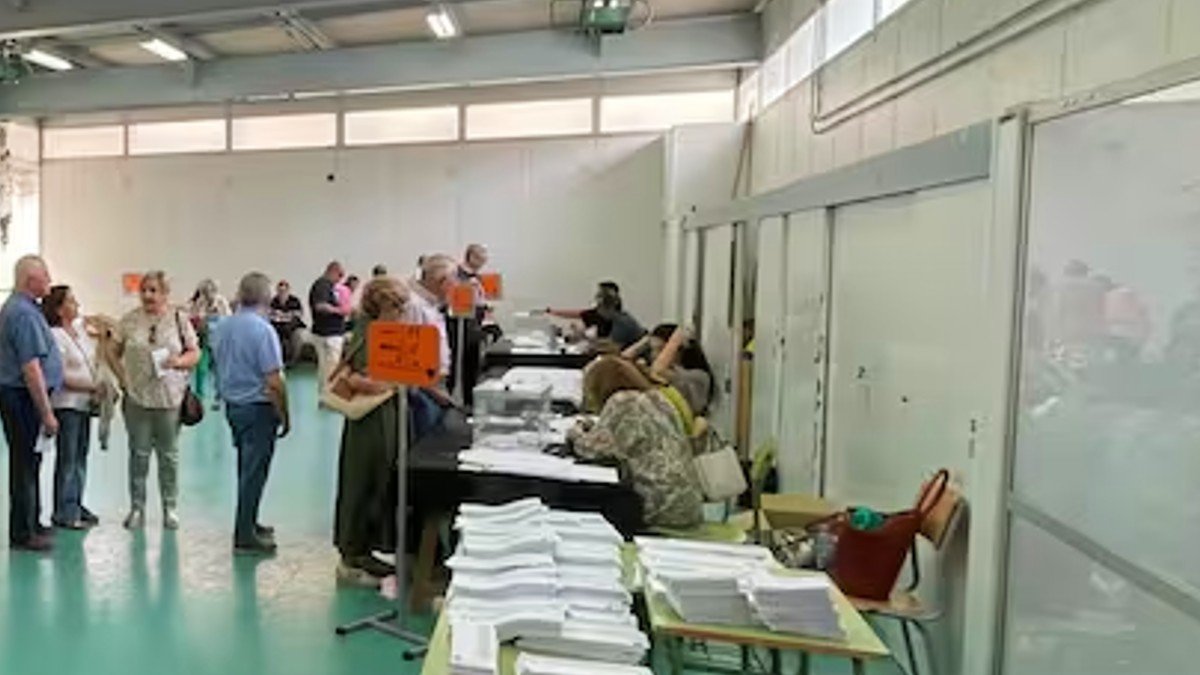 Hasta las 14.00 horas han votado en Castilla-La Mancha el 29,38 por ciento del censo.