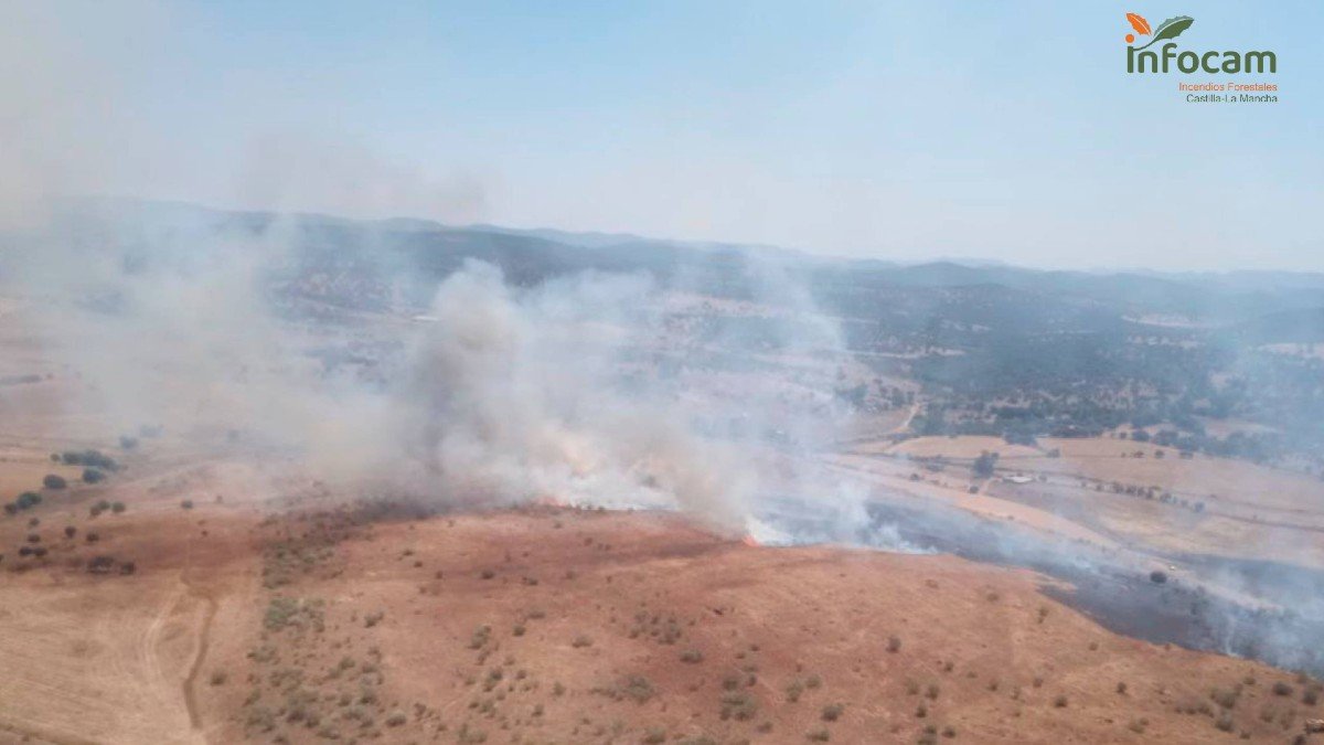 El incendio en Almadén se detectaba en torno a las 12.30 horas. - INFOCAM