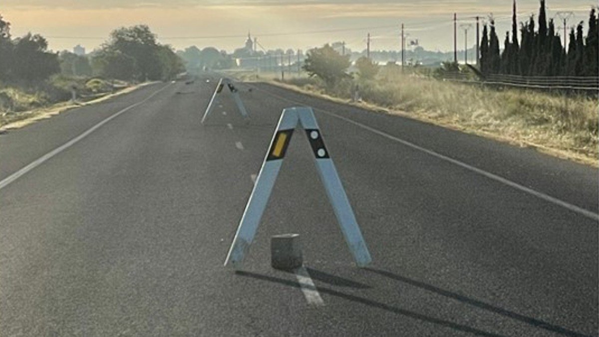 Colocaron obstáculos a lo largo de tres kilómetros en la N-430.