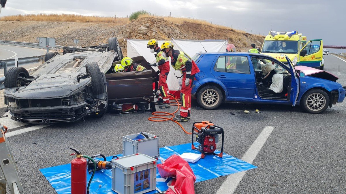 Vehículos accidentados en la CM-42 a la altura de Burguillos. - CPEIS TOLEDO