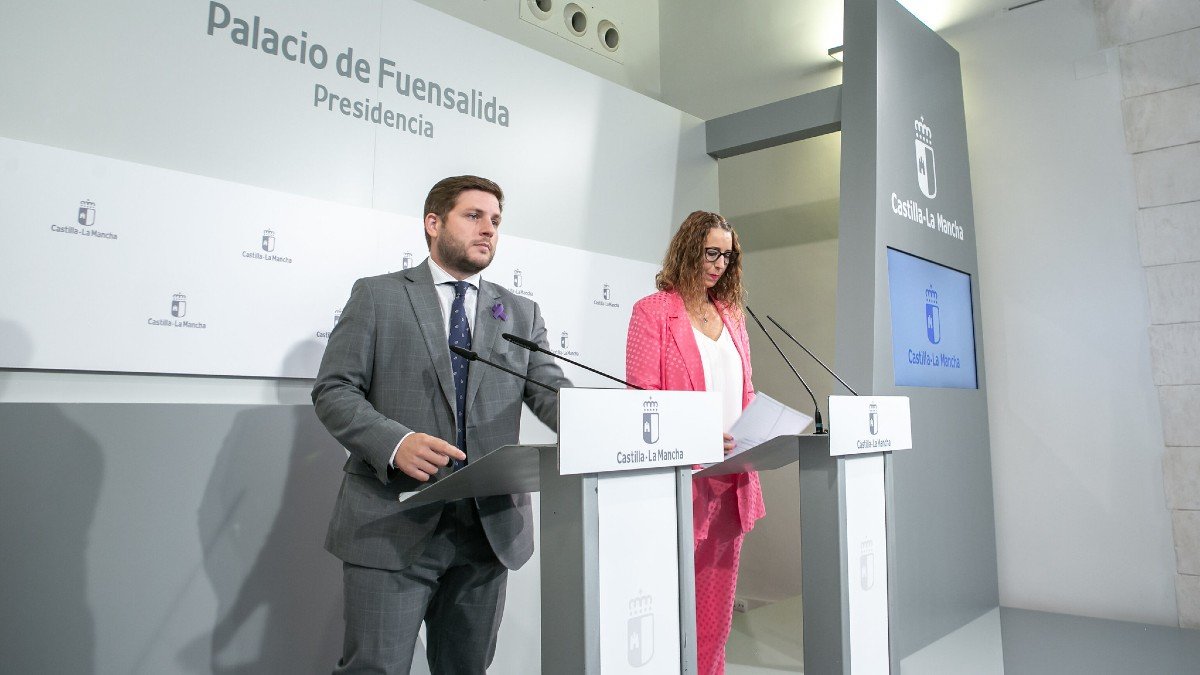 Hernando y Simón durante la rueda de prensa que han ofrecido en Toledo. - P. LÓPEZ