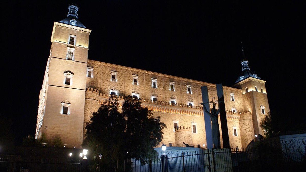 Fachada del Alcázar de Toledo.