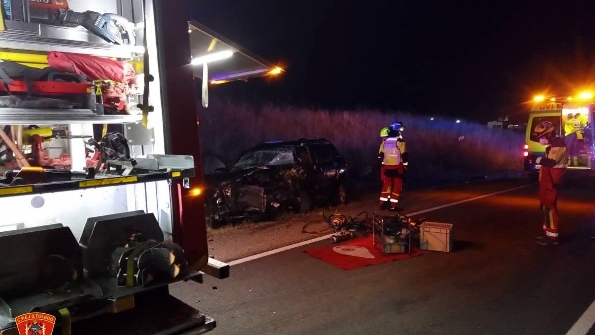 Los bomberos han tenido que excarcelar al conductor herido en Alcolea de Tajo. - CPEIS TOLEDO