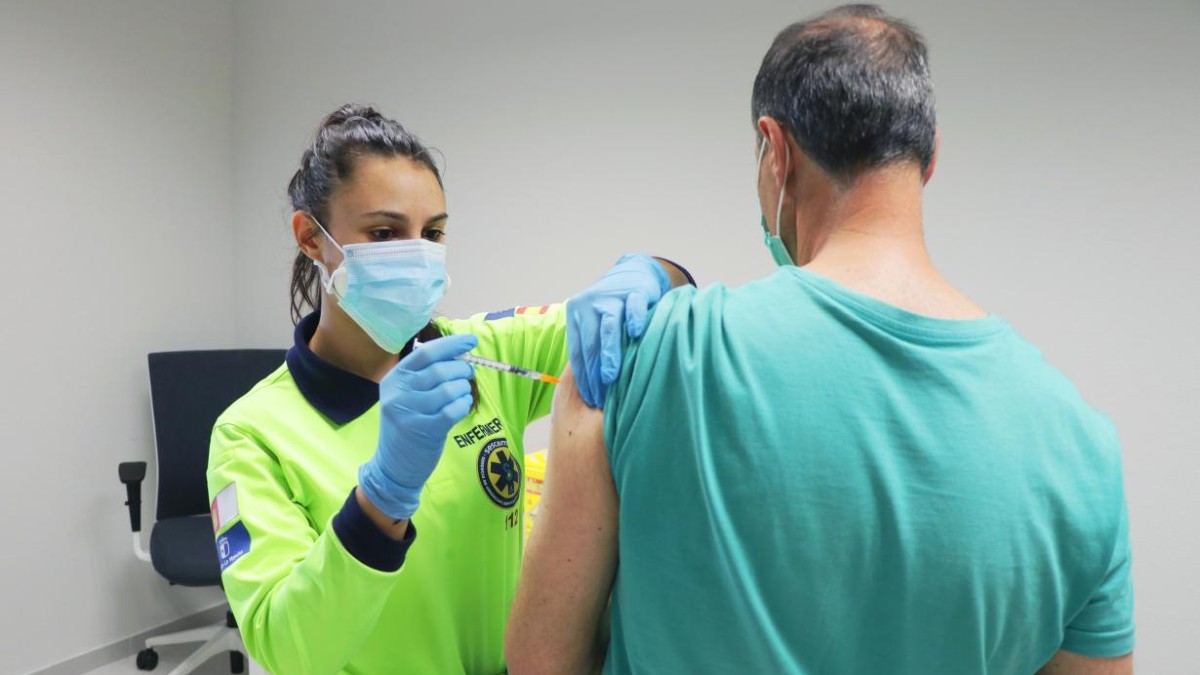Comienza la vacunación sin cita previa de covid y gripe con la apertura de catorce centros en Castilla-La Mancha